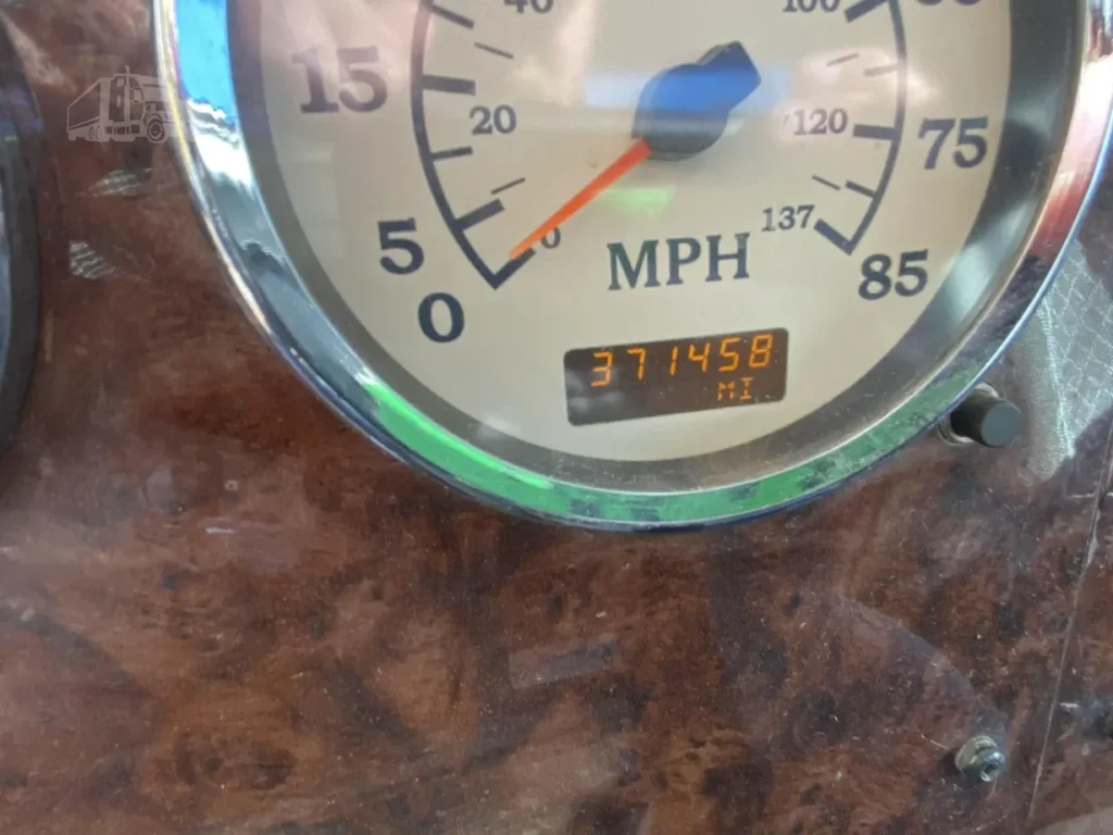 2005 INTERNATIONAL 9900