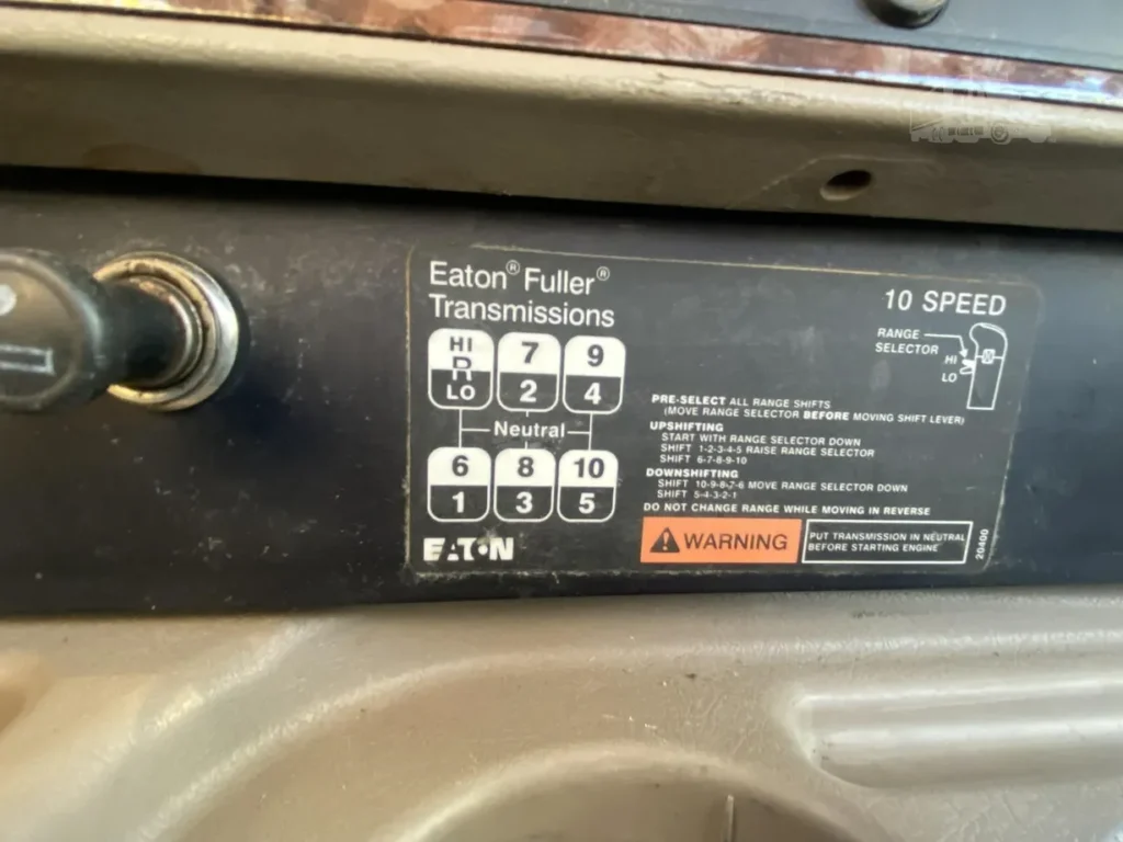 2005 INTERNATIONAL 9900