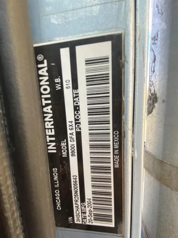 2005 INTERNATIONAL 9900