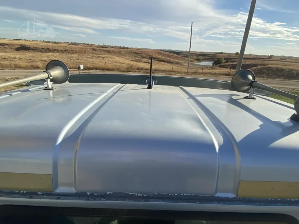2005 INTERNATIONAL 9900