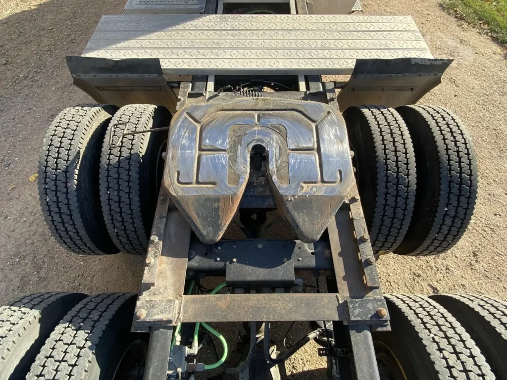 2005 INTERNATIONAL 9900